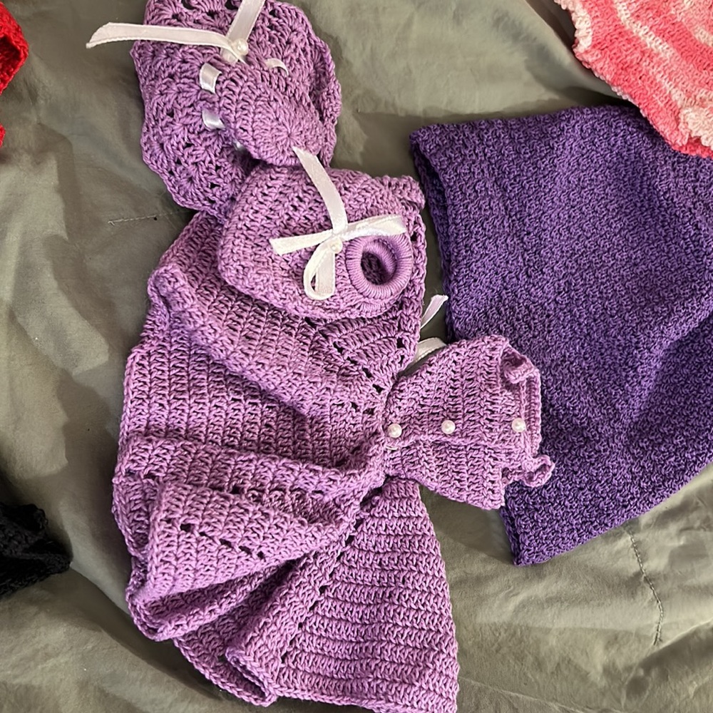 9 Handmade Barbie doll outfits - Picture 2 of 16